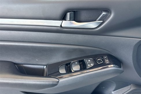 Used 2023 Nissan Altima 2.5 SV image 15