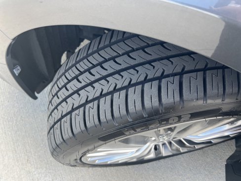 Used 2018 Toyota Avalon Limited image 12