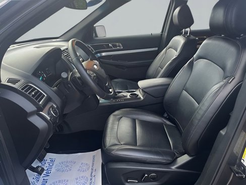 Used 2016 Ford Explorer XLT w/ Equipment Group 202A image 13