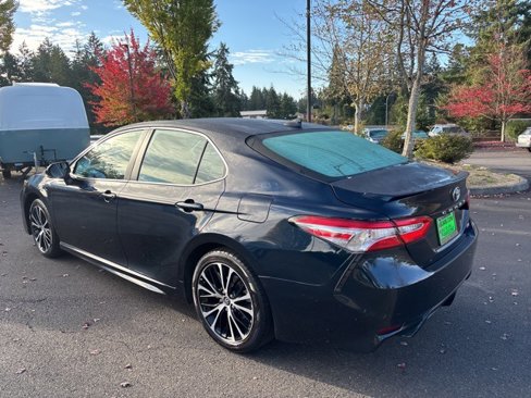 Used 2020 Toyota Camry SE image 4