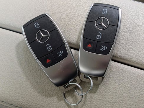 Used 2022 Mercedes-Benz GLA 250 4MATIC w/ Premium Package image 37