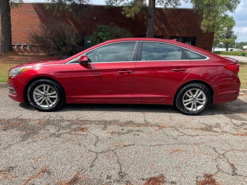Used 2015 Hyundai Sonata SE w/ Option Group 09 image 2
