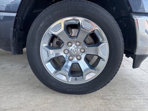 Used 2019 RAM 1500 4x4 Crew Cab image 34