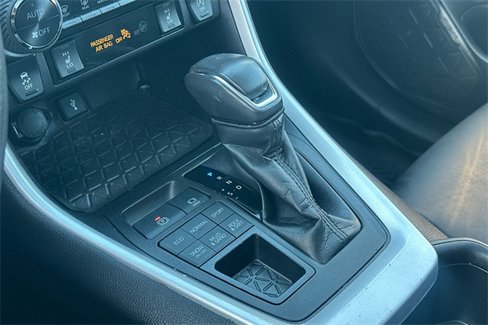 Used 2022 Toyota RAV4 XLE Premium image 21