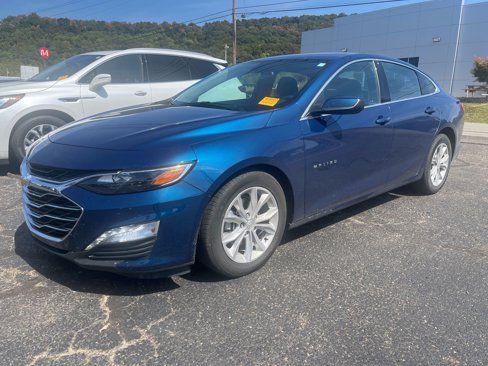 Used 2019 Chevrolet Malibu LT w/ Driver Confidence Package image 4
