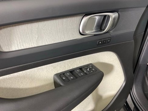 New 2025 Volvo XC40 B5 Plus w/ Protection Package Premier image 31