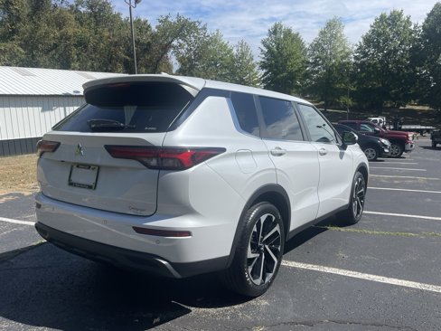 Used 2022 Mitsubishi Outlander ES image 3