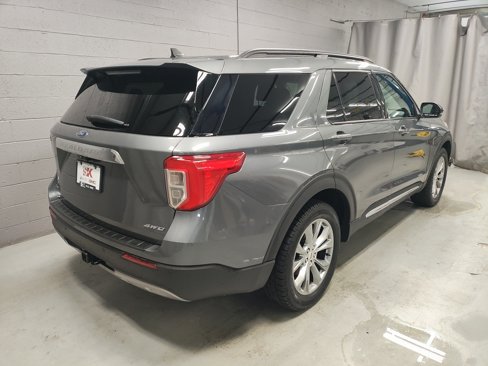 Used 2023 Ford Explorer XLT w/ Equipment Group 202A image 2