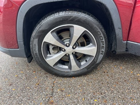 Used 2019 Jeep Cherokee Limited image 27