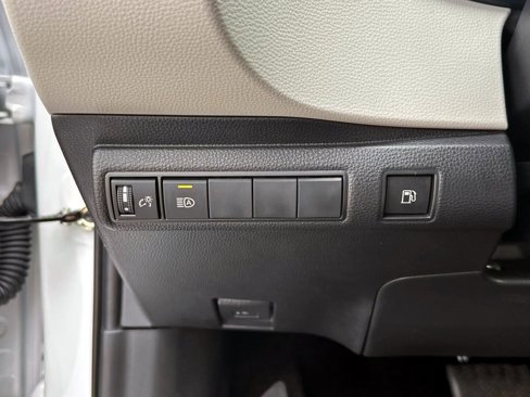 Used 2022 Toyota Corolla LE image 31