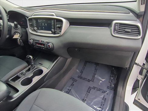 Used 2019 Kia Sorento LX image 20