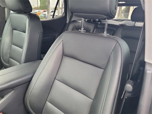 Used 2024 GMC Terrain SLT image 12