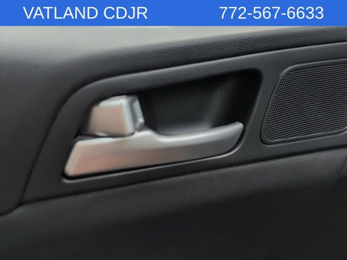 Used 2022 Kia Sportage EX image 16