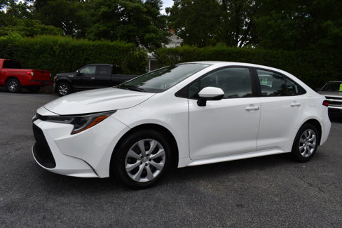 Used 2021 Toyota Corolla LE image 2