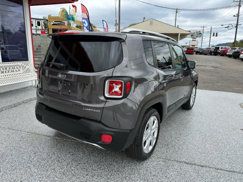 Used 2017 Jeep Renegade Limited image 7