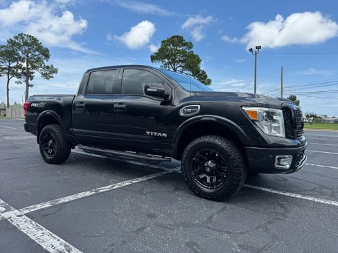 Used 2017 Nissan Titan PRO-4X image 4
