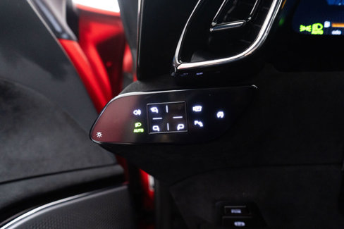 Certified 2024 Ferrari Roma image 17