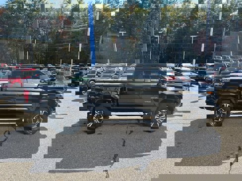 Used 2017 Toyota Tacoma TRD Sport image 5