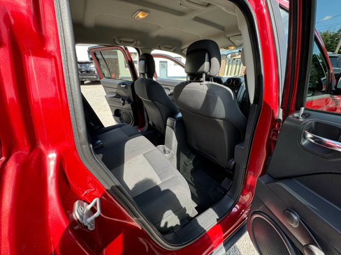 Used 2010 Jeep Compass Sport image 19