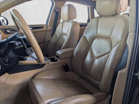 Used 2015 Porsche Macan S image 18
