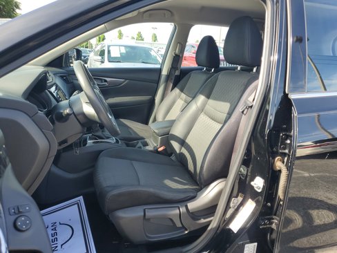 Used 2017 Nissan Rogue S image 12