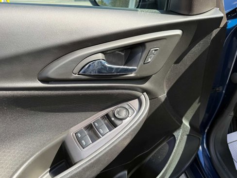 Used 2022 Chevrolet Malibu LT image 14