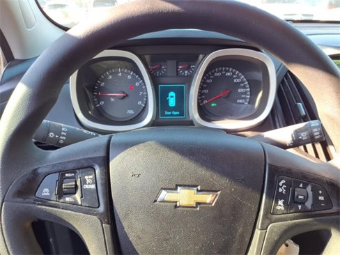 Used 2017 Chevrolet Equinox LS image 13