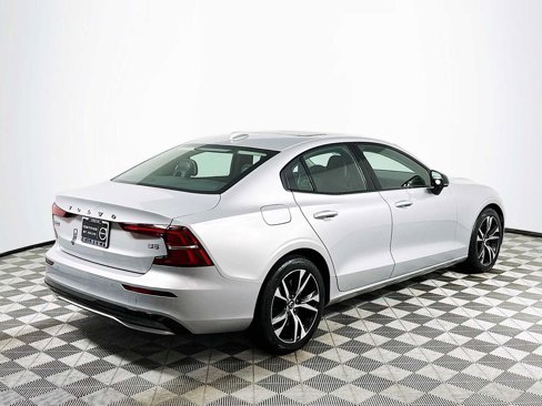 Certified 2025 Volvo S60 B5 Core image 7