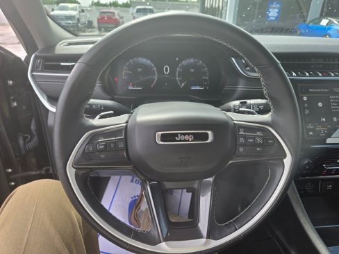 Used 2021 Jeep Grand Cherokee L Laredo w/ Luxury Tech Group I image 11