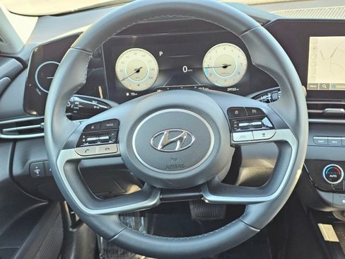 Used 2023 Hyundai Elantra SEL w/ Convenience Package image 33
