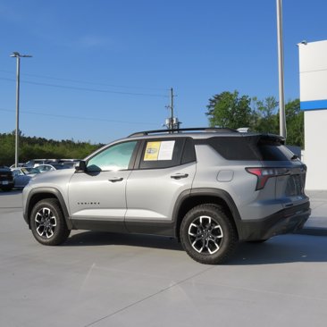 Used 2025 Chevrolet Equinox ACTIV w/ Safety and Technology Package image 3