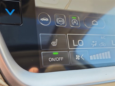 Used 2024 Subaru Outback Premium image 20
