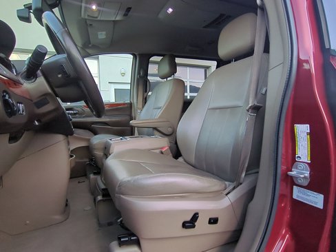 Used 2016 Chrysler Town & Country Touring w/ Driver Convenience Group image 27