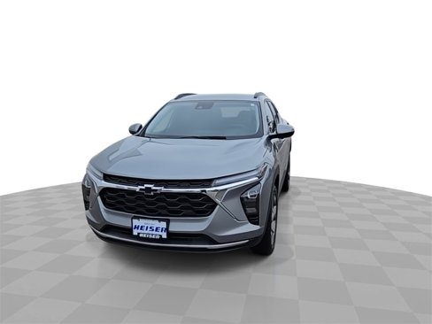Certified 2024 Chevrolet Trax LT w/ Driver Confidence Package image 3