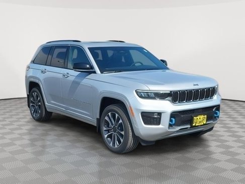 New 2023 Jeep Grand Cherokee Overland w/ Rear Seat Video Group I image 7