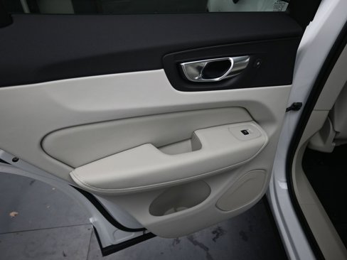 New 2025 Volvo XC60 B5 Core w/ Climate Package image 26