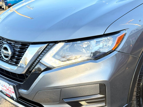 Used 2017 Nissan Rogue S image 9