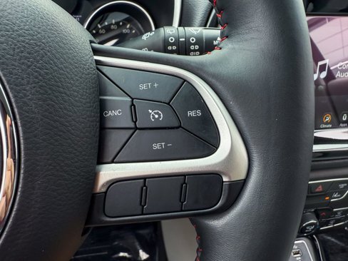 Used 2018 Jeep Compass Limited w/ Navigation Group image 43