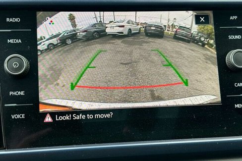 Certified 2023 Volkswagen Taos SE w/ Panoramic Sunroof Package image 19