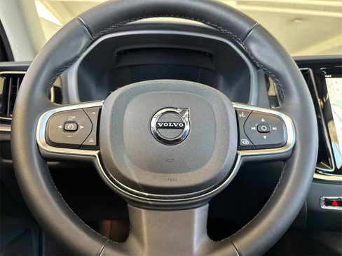 Certified 2025 Volvo S60 B5 Core image 22