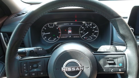 Used 2023 Nissan Rogue SV w/ SV Premium B Package image 11