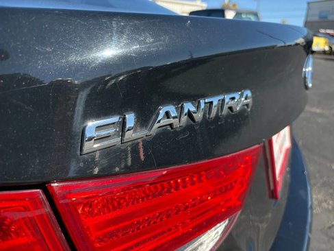 Used 2013 Hyundai Elantra GLS image 18