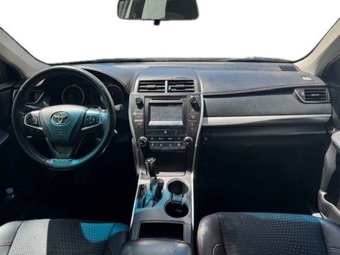 Used 2015 Toyota Camry SE image 16