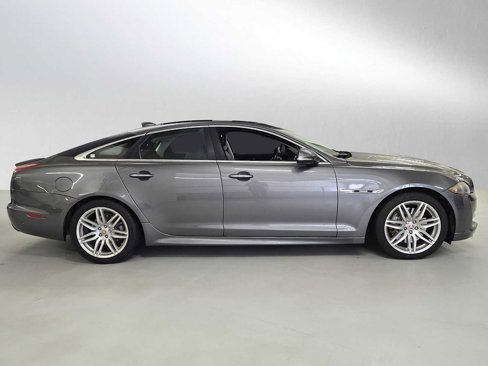 Used 2019 Jaguar XJ R-Sport image 8
