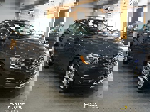 Used 2016 Volvo S60 T5 Premier image 3