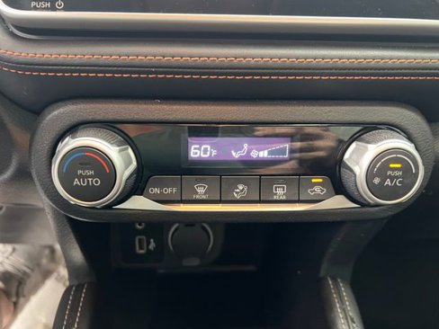 Used 2020 Nissan Kicks SR image 33