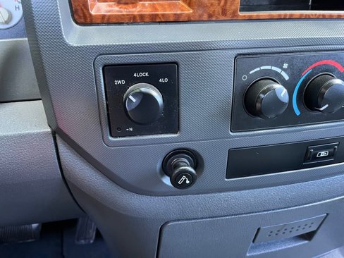 Used 2006 Dodge Ram 1500 Truck SLT image 34