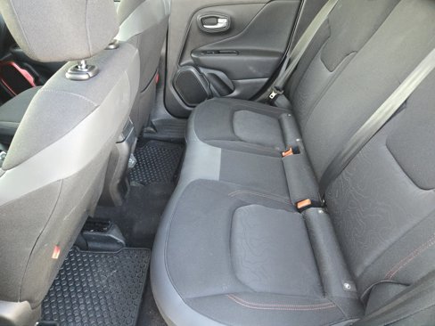 Used 2023 Jeep Renegade Trailhawk image 29