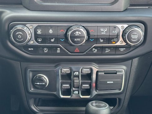 Used 2021 Jeep Wrangler Unlimited Sport image 17