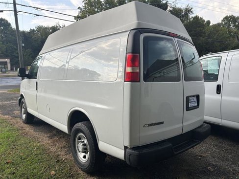 Used 2015 Chevrolet Express 2500 image 3